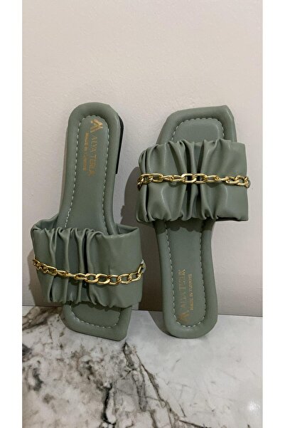 Yusra Papuci de damă verzi cu detalii de lanț subțire