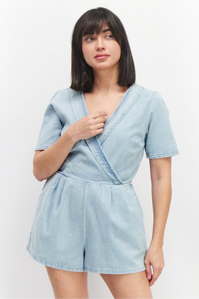 Miss Selfridge بدلة لعب نسائية صغيرة مغسولة بأكمام قصيرة، باللون الأزرق