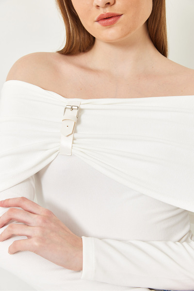 Bianco Lucci Kadın Madonna Yaka Kemer Detaylı Bluz 60261336