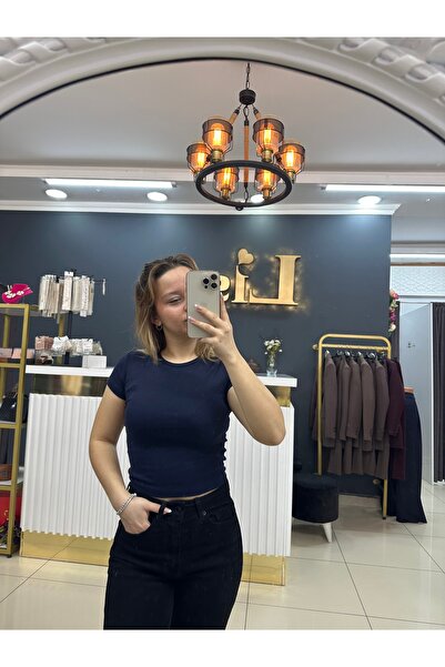 LİSAA BUTİK Короткий рукав з круглим коміром