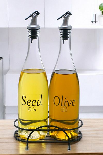 Digithome Pure 2-Piece Black Metal Stand Oil Pot Set Clear Labeled Glass Oil Pot 750 ml Cys-13