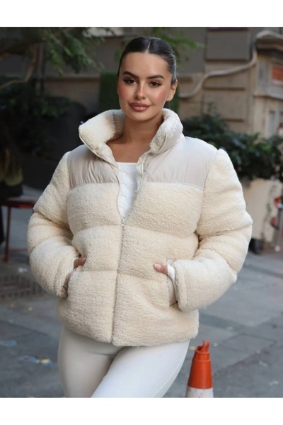 MODA Μοντέρνο παλτό με γούνα στο εξωτερικό και επένδυση στο εσωτερικό, σε χρώ...