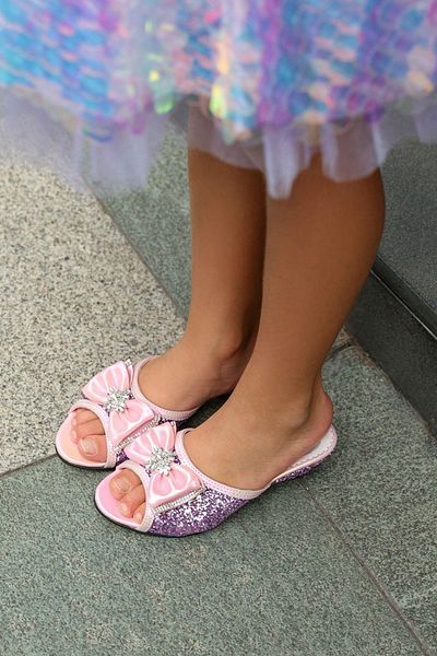 Baby DS Pink Elsa Bow Slippers