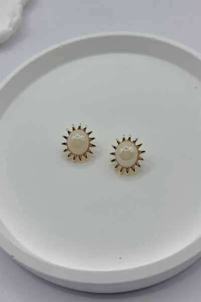 DEMOKAN Kadın Küpe 2 cm İnci Detay Küçük Güneş Küpe