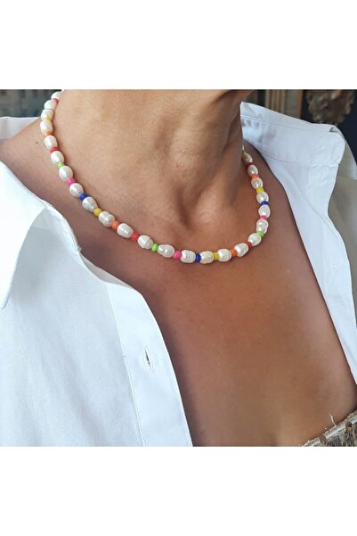 By Saadet Özkanlı Kadın Renkli Cam Boncuklu Arpa Inci Kolye