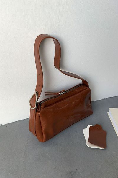 LEONAS Γυναικεία τσάντα χεριού και ώμου Triangle Buckle Maison Brown