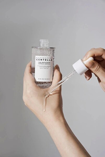 Skin1004 Leke Karşıtı Yüz ve Boyunlarda Ton Eşitleyici Yatıştırıcı Madagascar...