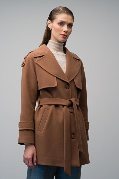 Olcay Kabát s raglánovým rukávem – nárameníka a detail pláště, Taba 3078