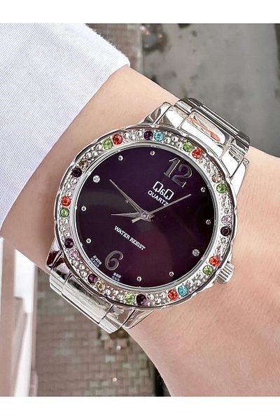Q&Q Women's Metal Band Wristwatch