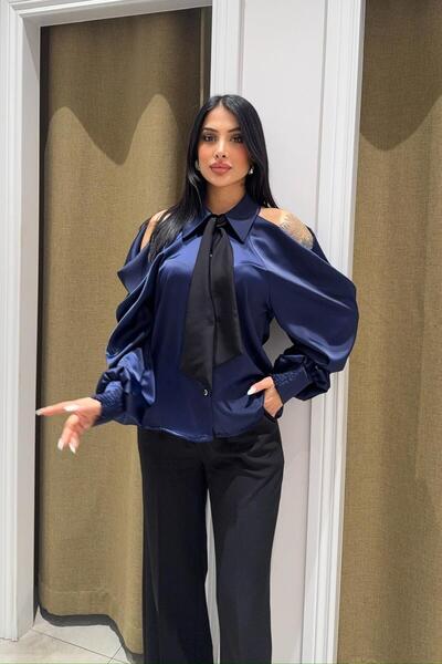 Serica Moda Тъмносиня сатенена риза с рамене