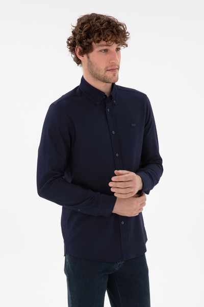 U.S. Polo Assn. قميص رجالي باللون الأزرق الداكن بأكمام طويلة 50292315 -VR033