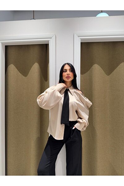 Serica Moda Béžová saténová košile přes rameno