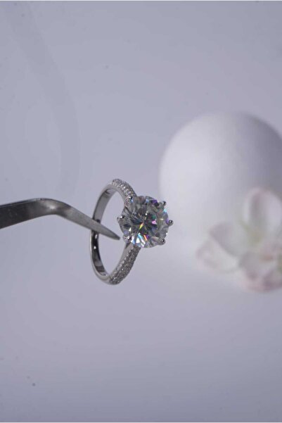 Aksesuaring 3,80Ct Mozanit Taşlı Yüzük