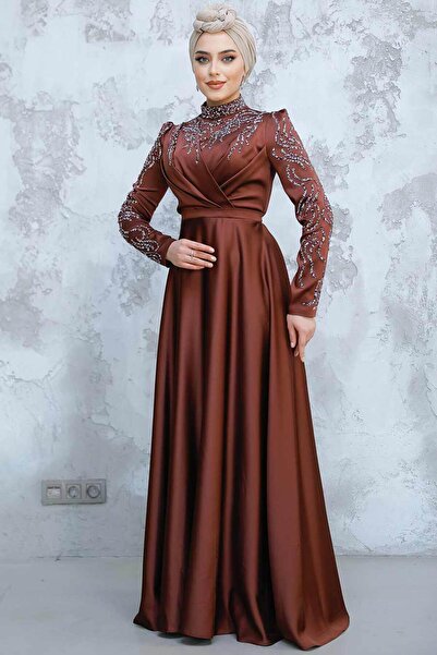 Neva Style Boncuk Işlemeli Kahverengi Tesettür Saten Abiye Elbise 4433kh