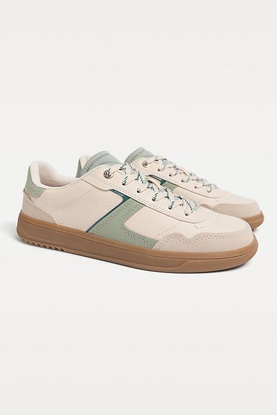 Stradivarius Trainers