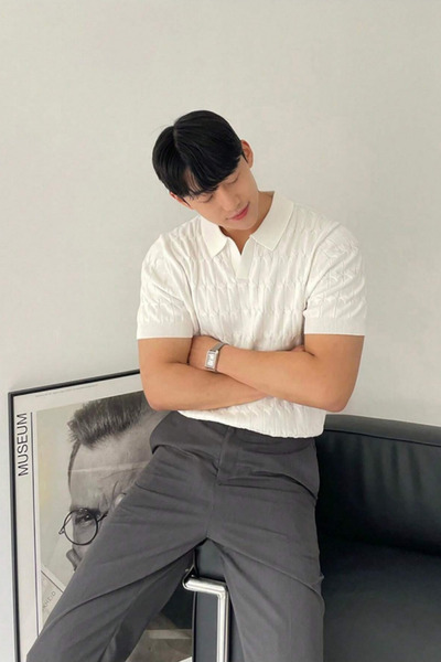 Tarz Cool Ανδρικό Λευκό Λεπτό Πλεκτό Τ-shirt με Σλιμ Φιτ και Πόλο Γιακά.