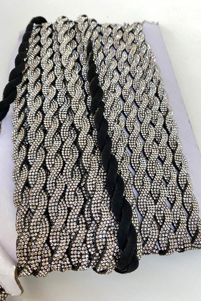 Hayalperest boncuk Black Velvet Strip with Stone Detail - Floored Border