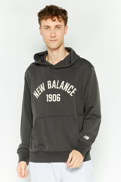 New Balance Men Relaxed Fit Long Sleeve Outdoor Hooded Sweatshirt, Grey