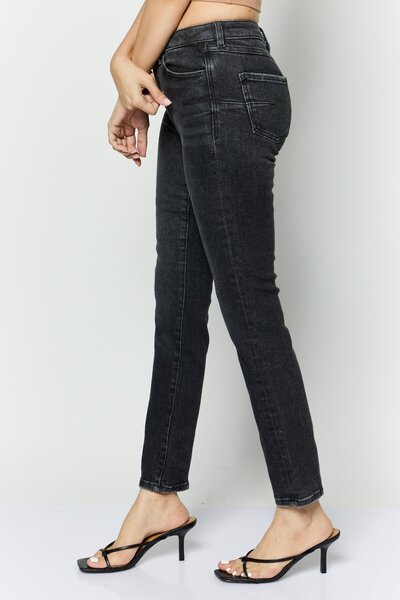 Esprit Women Slim Fit Washed Stretchable Jeans, Black