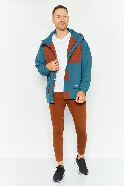 WRANGLER Men Brand Logo Soft Shell Jacket, Brown Combo