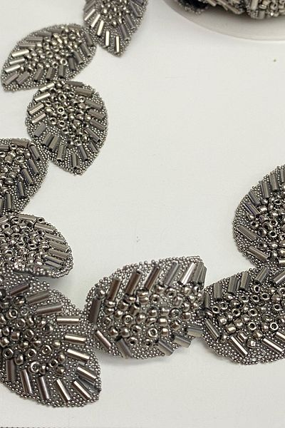Hayalperest boncuk Anthracite Gray Leaf Pattern Iron-On Strip Stone Sconce