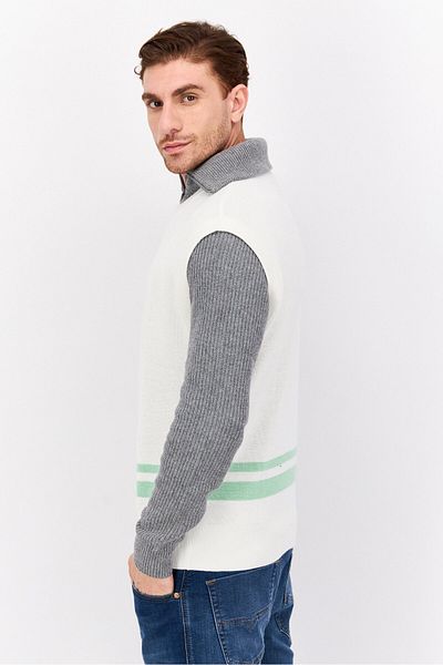 Esprit Men Round Neck Sleeveless Textured Vest, White