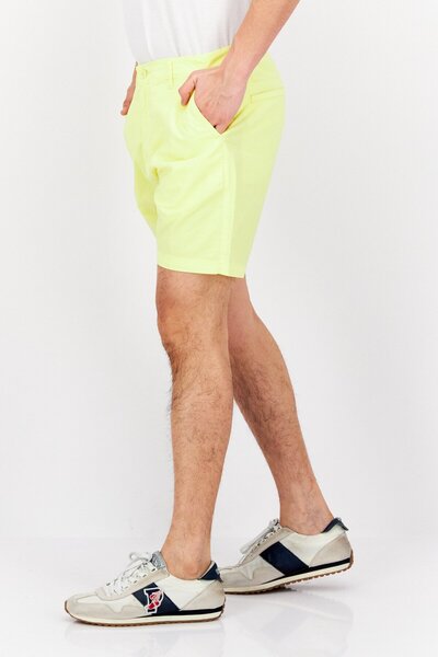 Levi's Men Solid Chino Short, Yellow