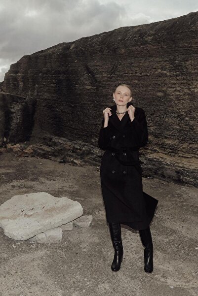 Olcay Dvouřadý kabát s černým raglánovým rukávem – detail nárameníky a pláštěnky 3045