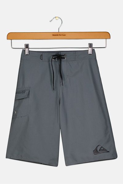 Quiksilver شورت قصير بشعار العلامة التجارية للأولاد، رمادي غامق