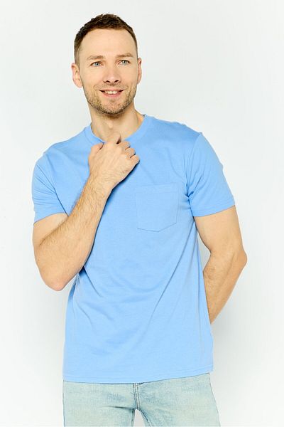 GAP Men Crew Neck Short Sleeves Solid T-Shirt, Light Blue