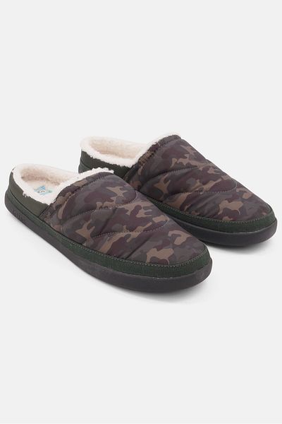 Toms كادين ينزلق على كامو تيرليكلر، كويو يسيل كومبو