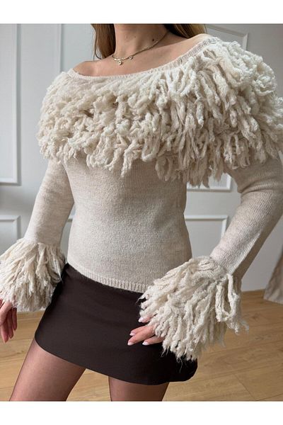 Size Özgü Stone Madonna Collar Tasseled Sweater