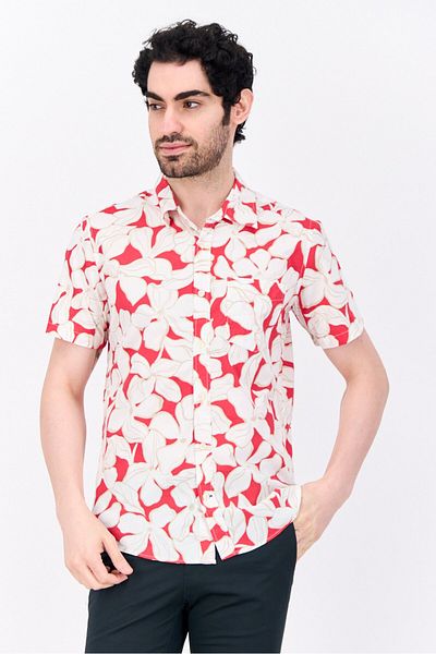 GAP قميص رجالي كاجوال بقصّة Slim Fit وطبعة زهور وأكمام قصيرة، أحمر