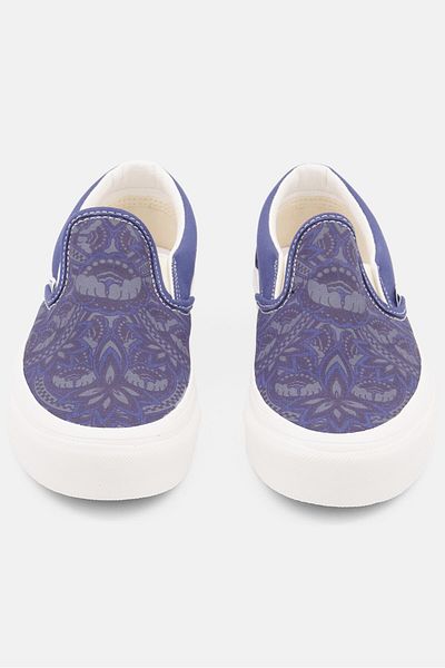 Vans Men Classic Slip On Casual Shoes, Navy Blue Combo