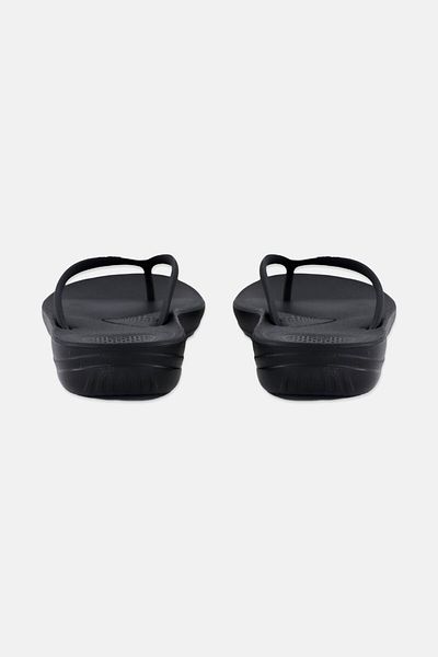 Fitflop شبشب نسائي من Iqushion سهل الارتداء، أسود