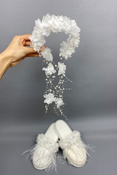 Hayalperest boncuk Beyaz Lazer Çiçekli Taç ve Tüylü Lohusa Terlik Seti