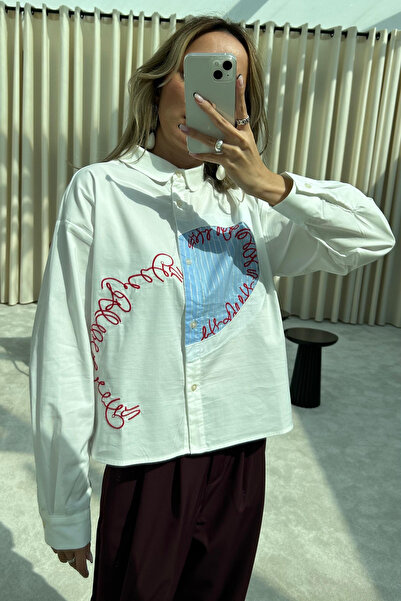 Qaju Жіноча сорочка оверсайз з вишивкою у вигляді половини серця