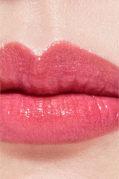 Chanel Highly Pigmented Satin Lipstick 428 Légende - Water Resistant Fresh Look Winner