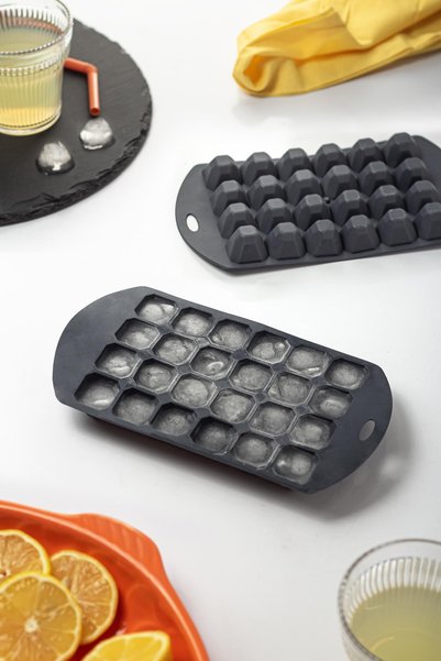 Depa Large Anthracite Pyramid Ice Mold (13*24*2 cm)