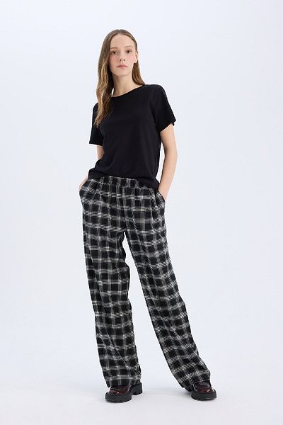 DeFacto Karierte Pyjama-Hose mit weitem Bein – normale Taille, elastische Tasche D9548AX25SP