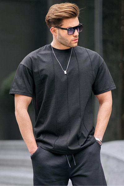 Madmext Černé pánské tričko s Crew Neck Neck 6175