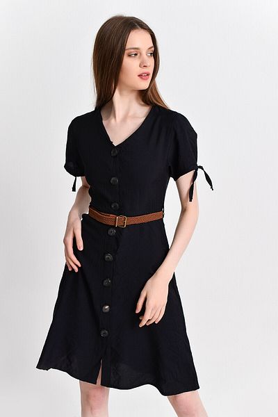 Cotton Mood 92810156 فستان بودروم بأكمام قصيرة و8 أزرار باللون الأسود