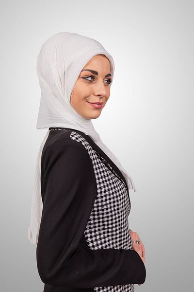 Şalcenneti.com White Color Practical Pleated Shawl - Organic Optical, Sponge Snap Model