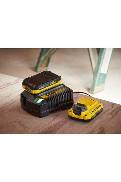 Stanley Fatmax V20 18V Battery Starter Kit SFMCB12D2-GB