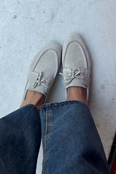 NİŞANTAŞI SHOES Bernard Beige Damen-Ballerinas aus echtem Wildleder mit flacher Sohle und Schnürung