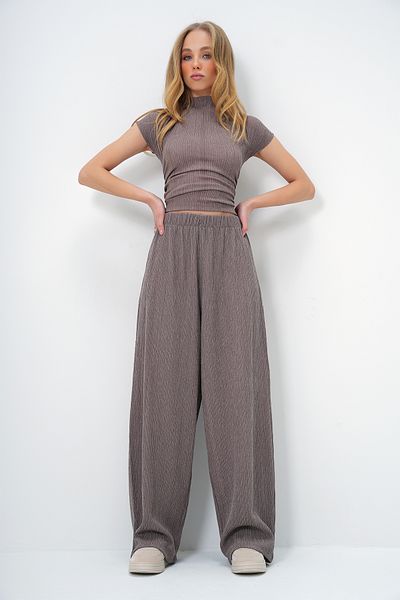 Trend Alaçatı Stili Mink Stand Collar Draped Crop Blouse and Wide Leg Pants Set - Alc-X13411