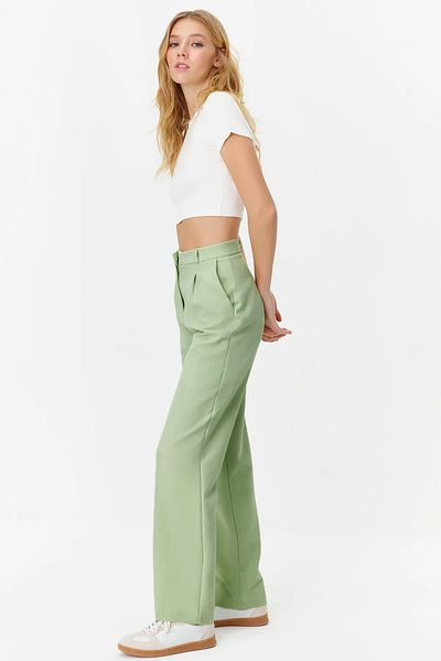 Trendyol Collection Mintfarbene, gerade geschnittene, plissierte Hose – TWOSS21PL0155