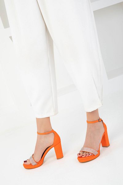SOHO Klassische Damenschuhe mit Absatz aus mattem Satin in Orange 20172