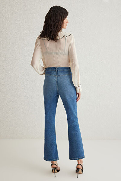 Trendyol Collection Modrá nažehlovací kapsa Detailní pravidelný pas Crop Flare Jeans Twoss25Je00031