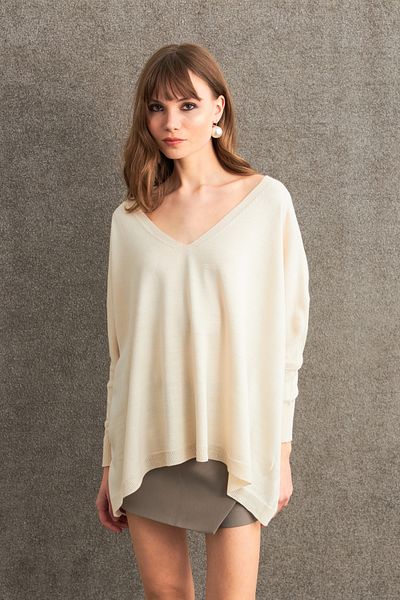 Cool & Sexy Women's Ecru V-Neck Loose Blouse Yv304